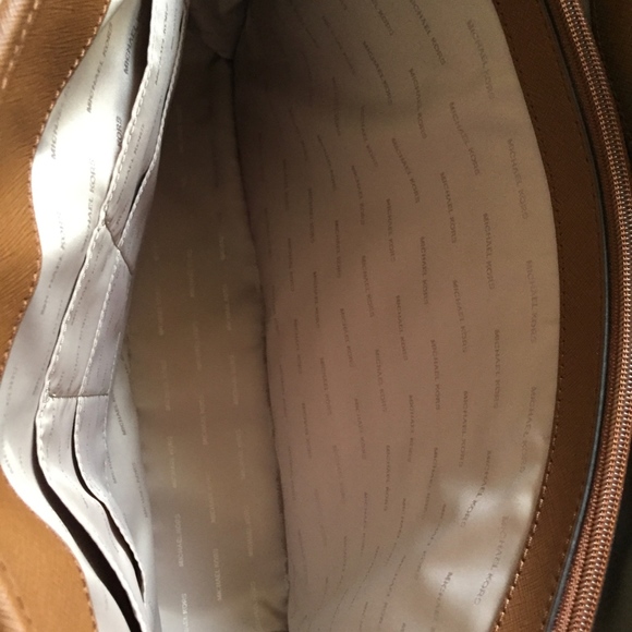 MICHAEL KORS Jet Set Medium Saffiano Brown Leather - Picture 7 of 8